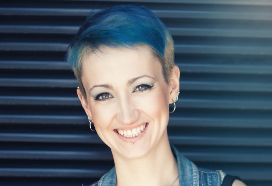 short blue pixie without bangs