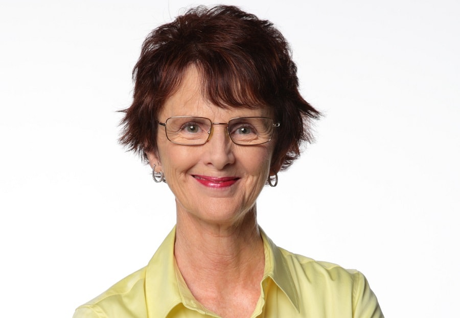 short brunette hair for over 70 with glasses