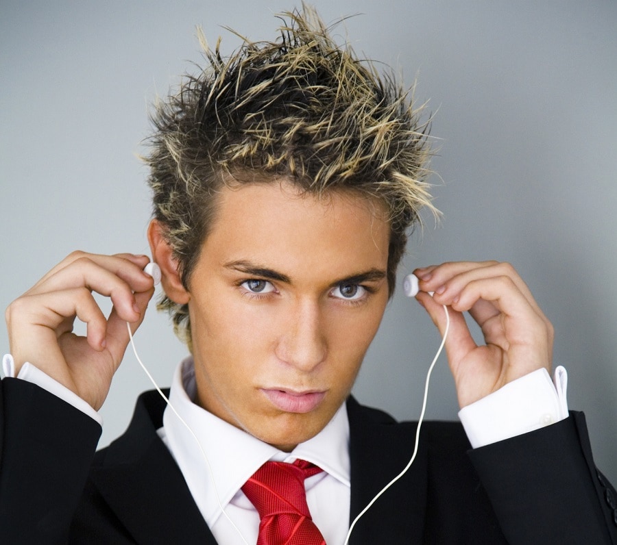 spiky hairstyle for man with oval face