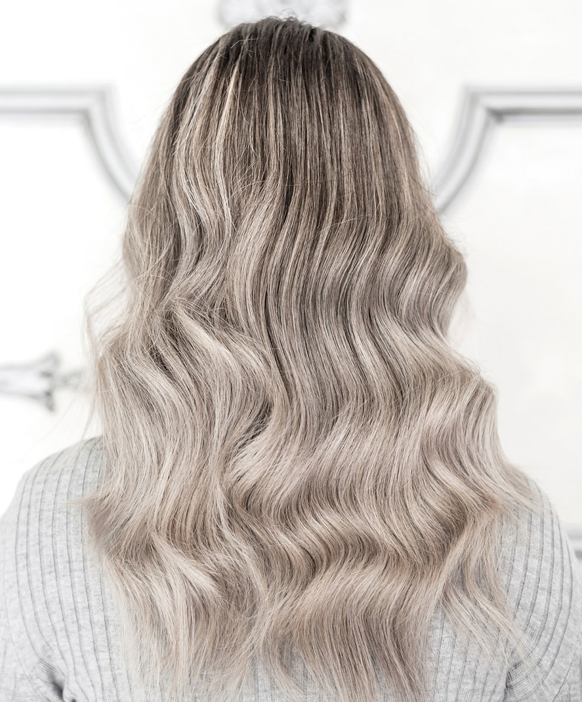 wavy ash blonde ombre hair