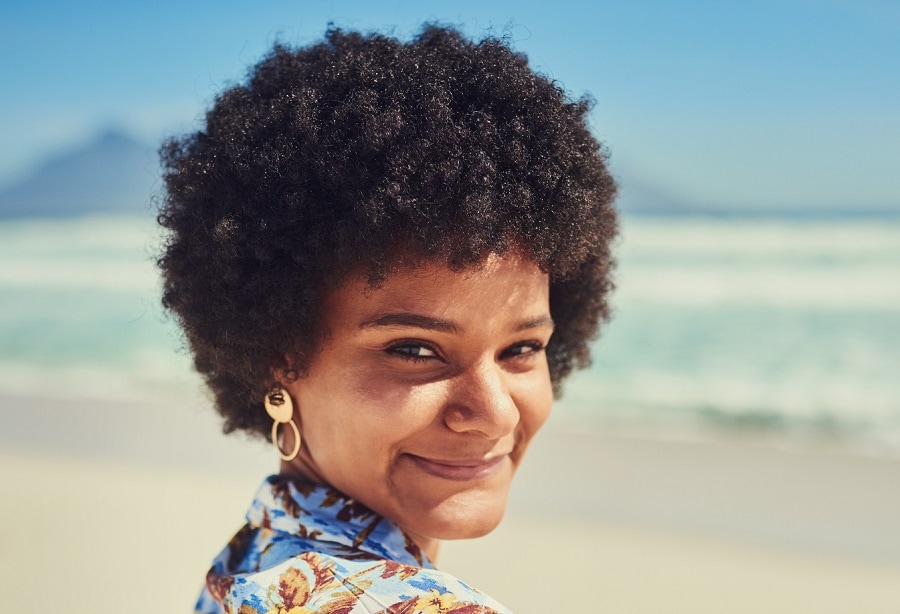 beach hairstyle with short afro hair