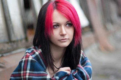 25 Greatest Emo Hairstyles for Girls – Bold & Creative Looks