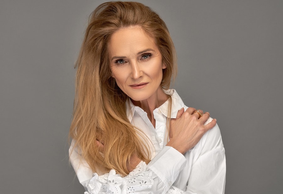 long thick blonde hairstyle for older women 