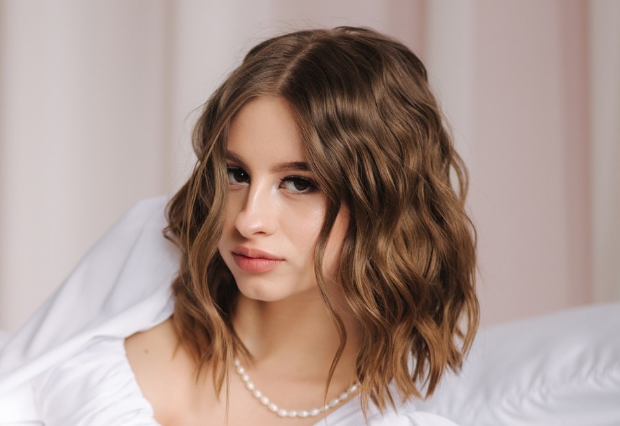 medium length beach waves hairstyle for wedding