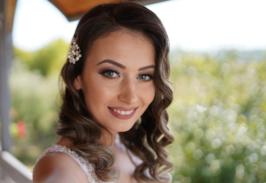 medium length wedding hairstyle with loose curls