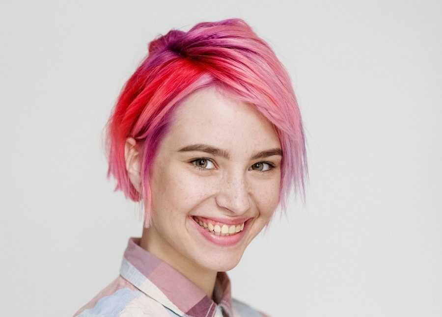 pixie bob with pastel pink hair