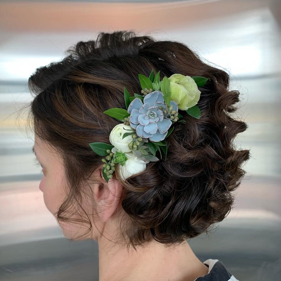short prom hair with flowers