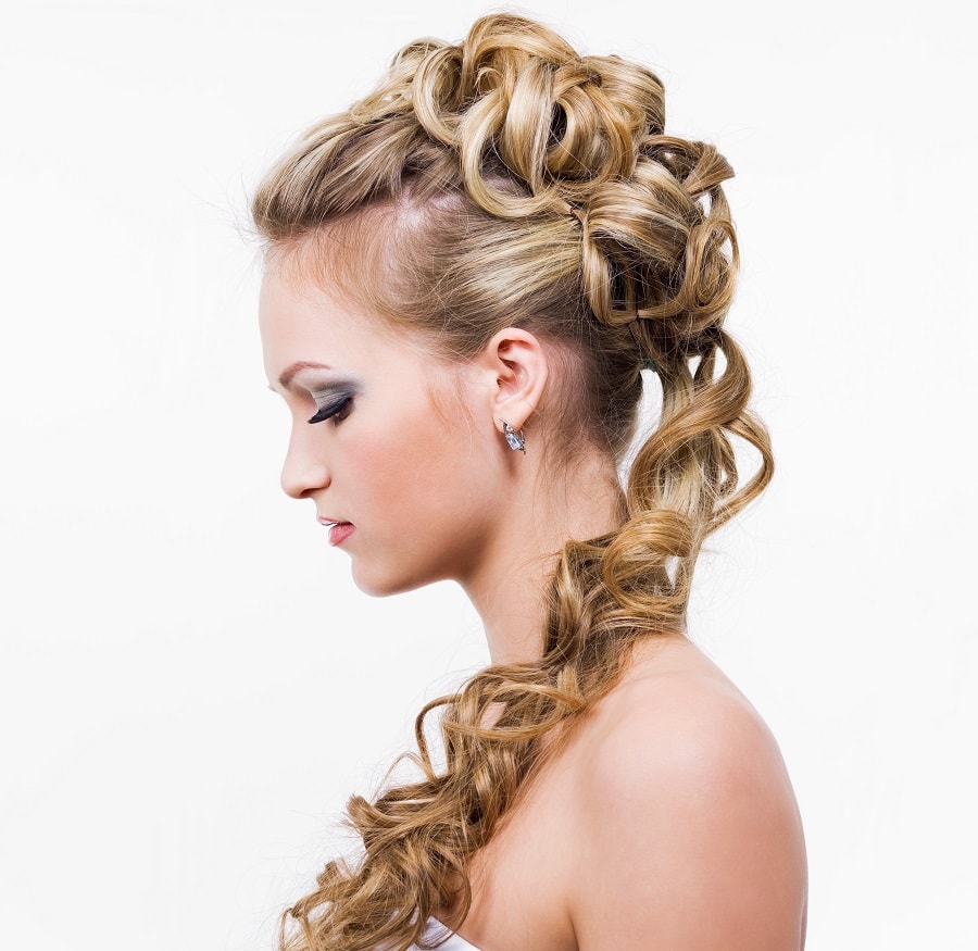 side curly hairstyle for prom