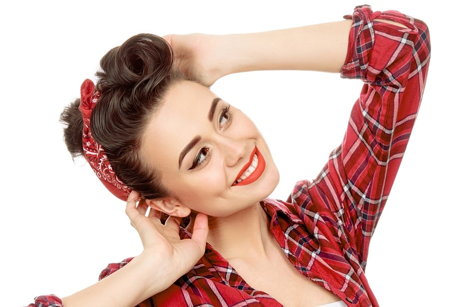 vintage hairstyle with bandana