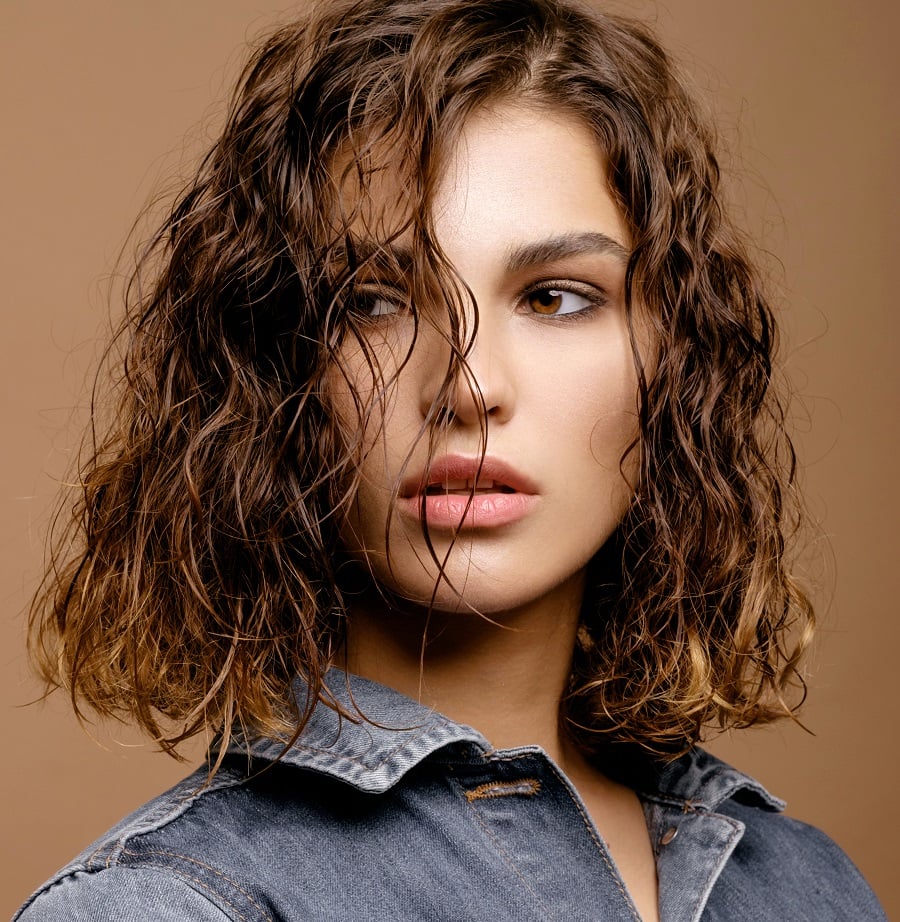 wavy bob with wet hair