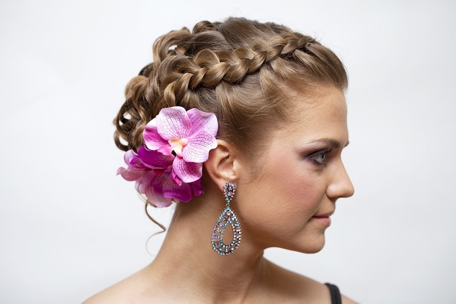 wedding hairstyle with dutch braid for medium hair