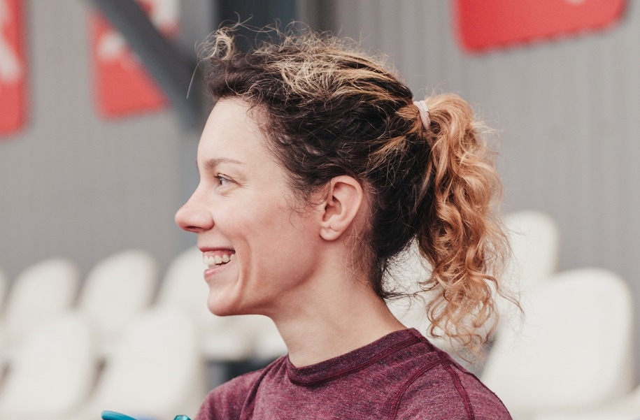 messy curly ponytail