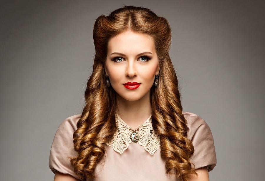 middle part vintage hairstyle for women