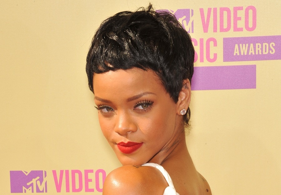 3. How to Get Rihanna's Short Blonde Hair Look - wide 6