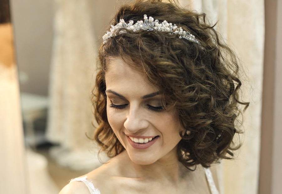 wedding hairstyle for curly thin hair