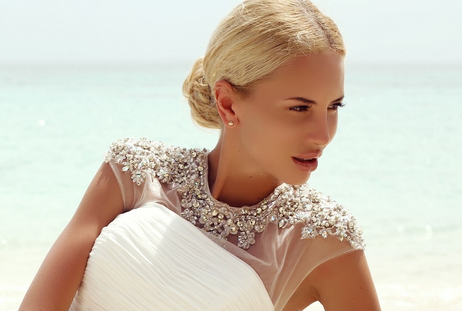 beach wedding hairstyle with blonde bun