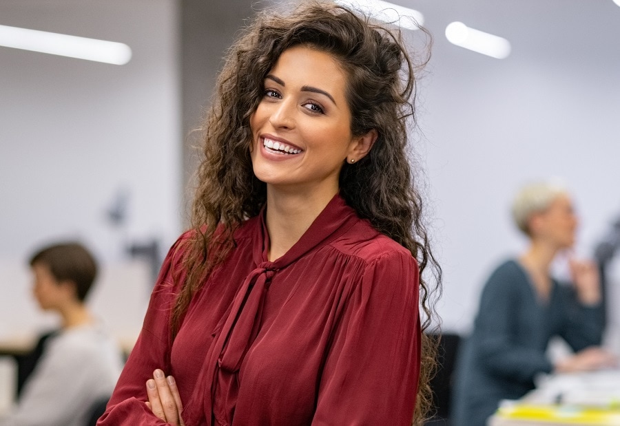 long curly hairstyle for job interview