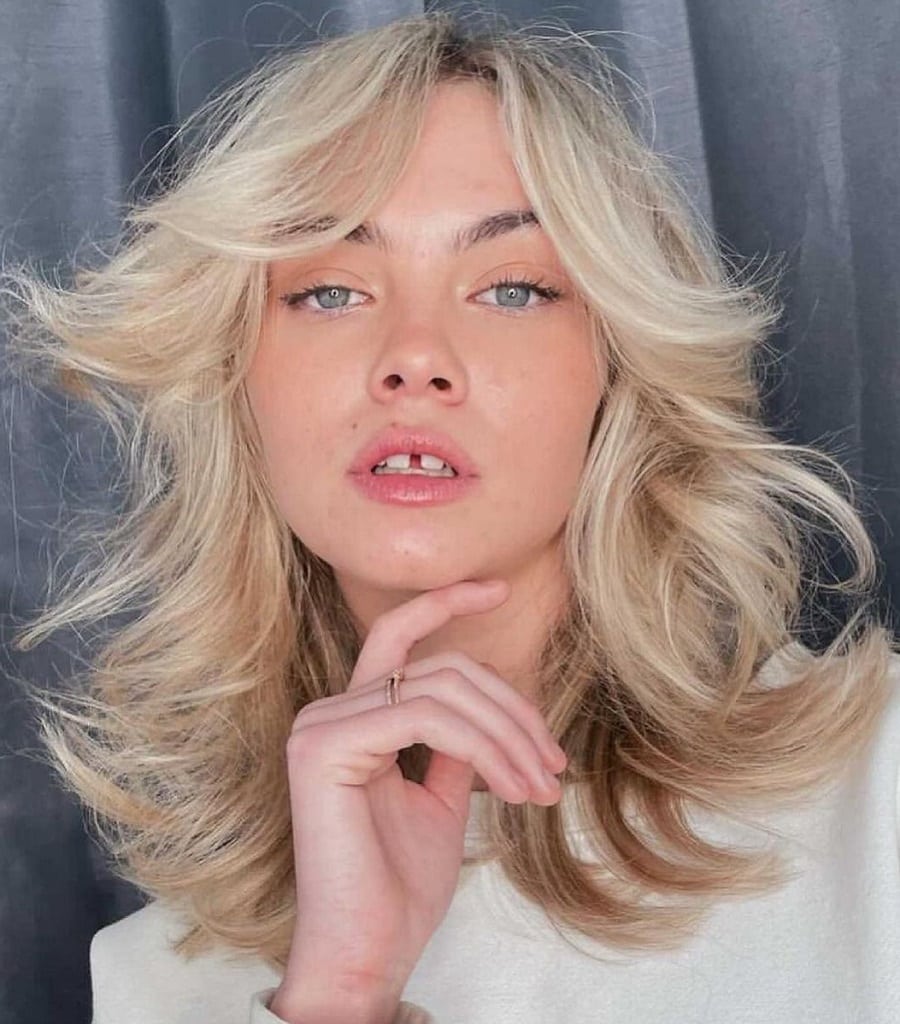 long messy feathered bangs