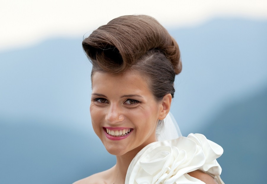 vintage hairstyle for beach wedding
