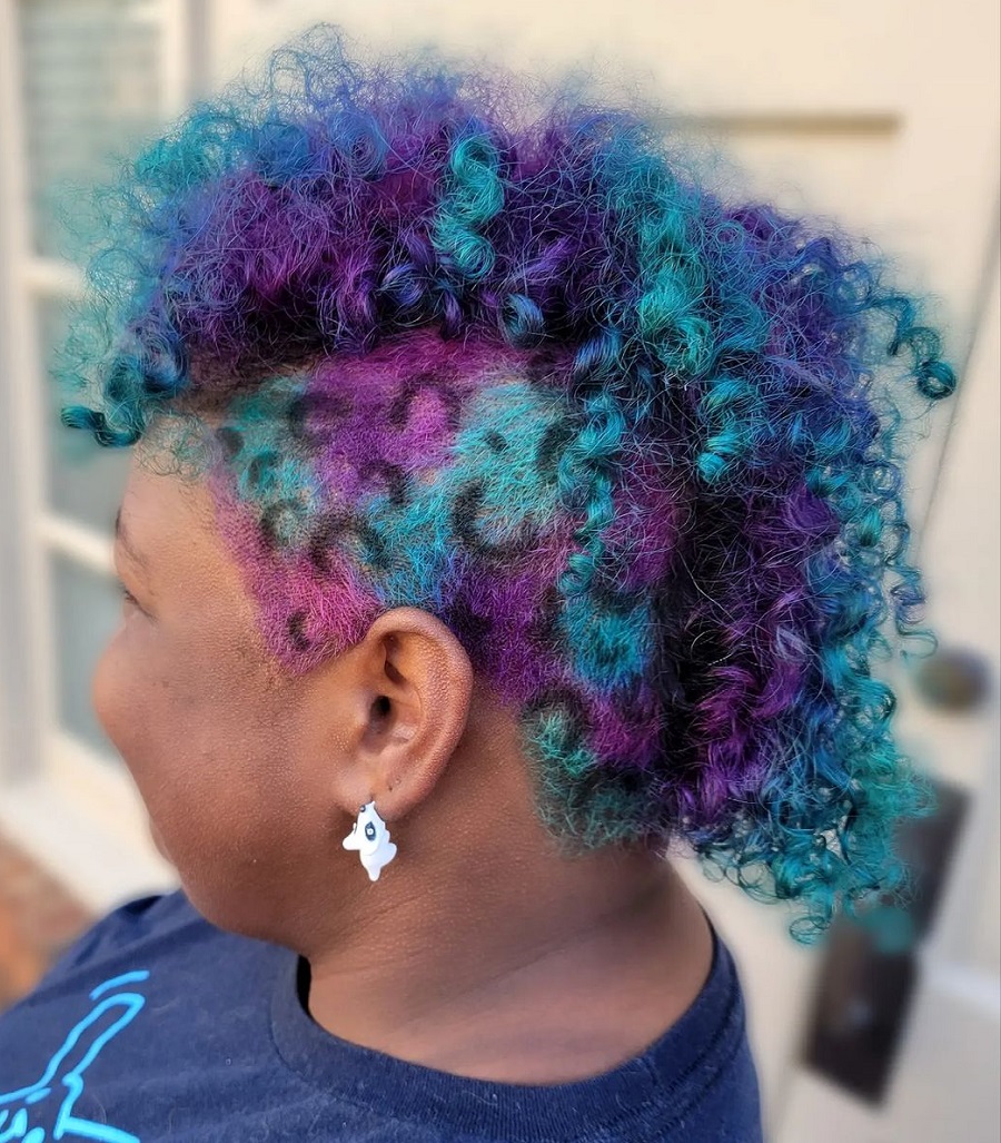 blue mohawk hairstyle for natural hair