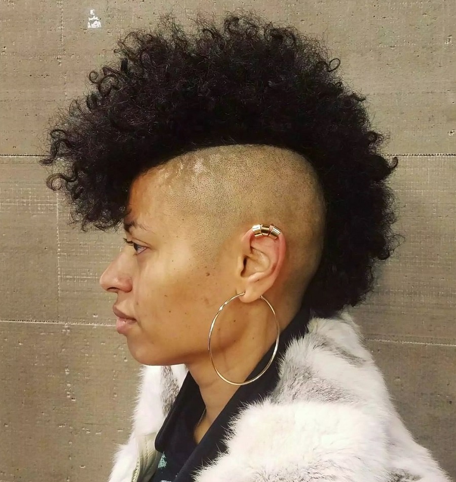 natural hair mohawk with shaved side