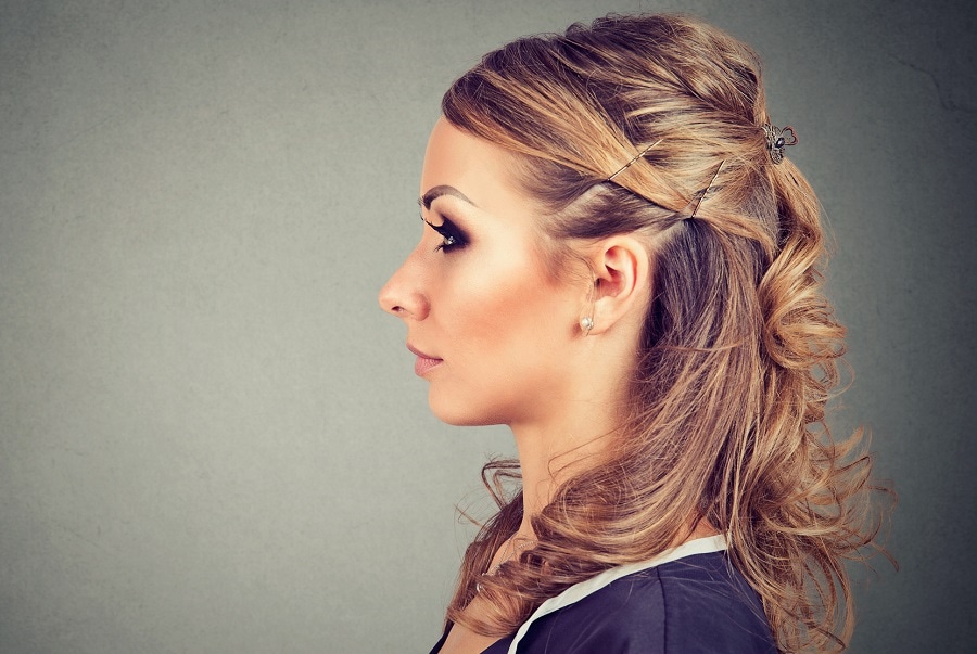 half up tiger eye hairstyle