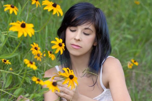 23 Stunning Side-Swept Bangs for A Sophisticated Look