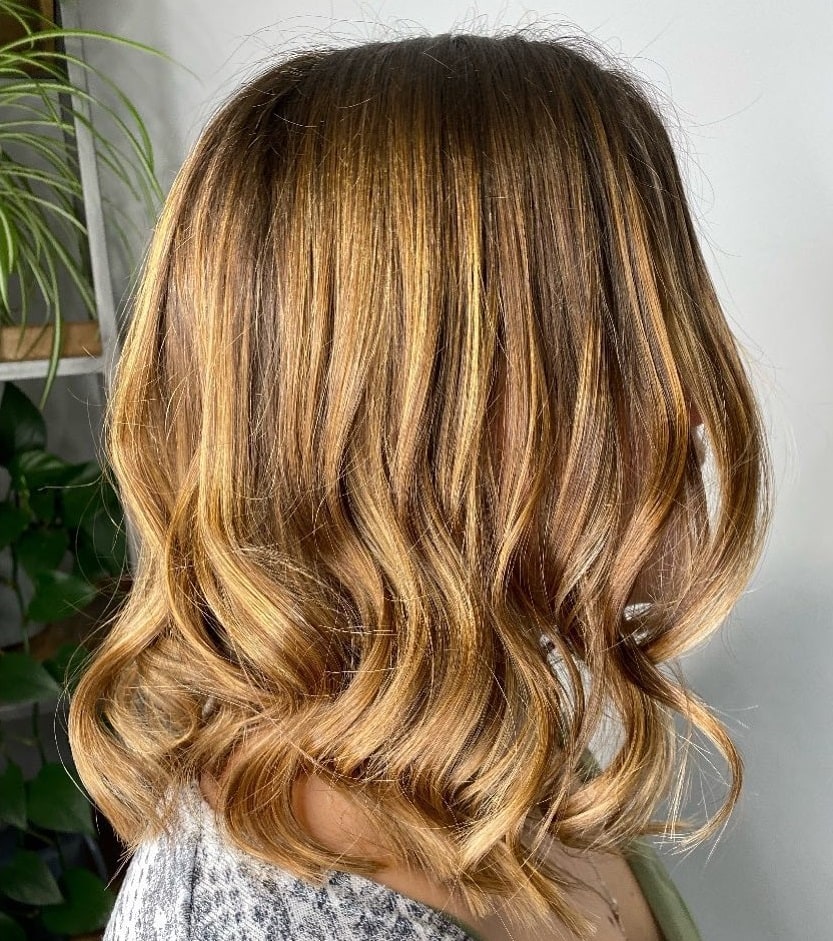 honey balayage wavy bob