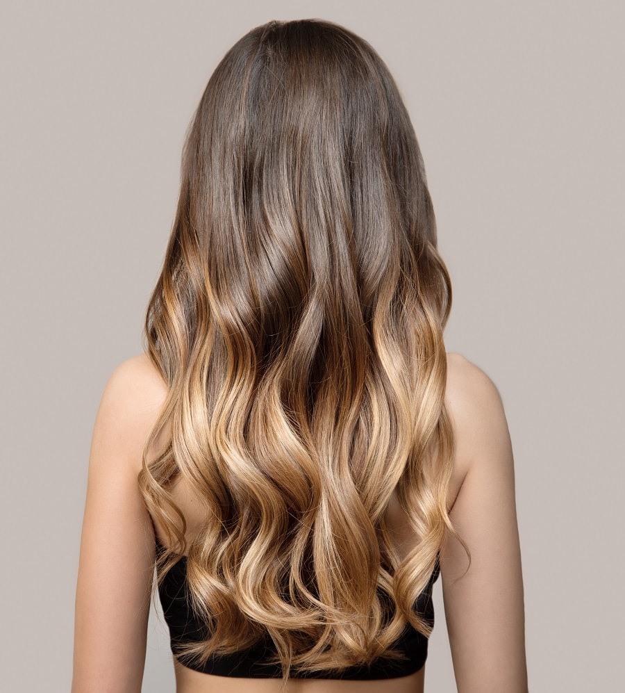 wavy honey balayage hair