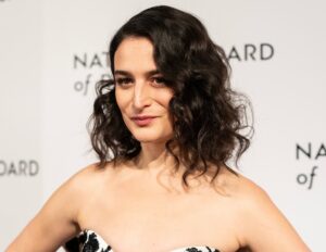 12 Renowned Actresses Over 40 with Dark Hair | Hairdo Hairstyle