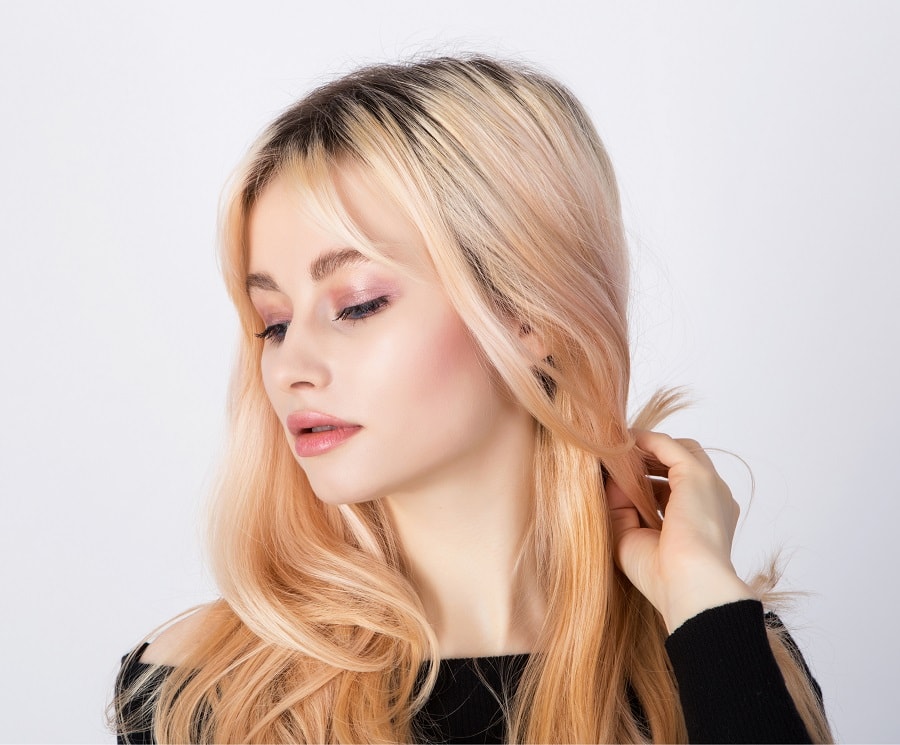 growing out blonde hair with dark roots