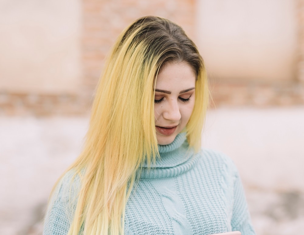 ways to grow out blonde hair with dark roots