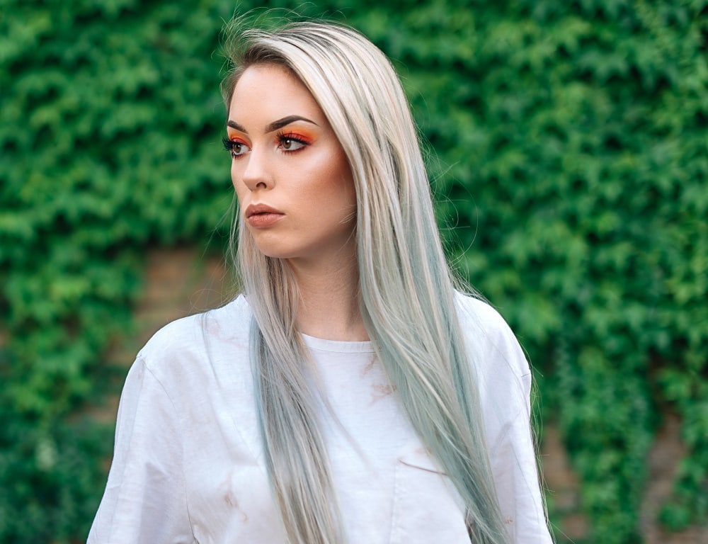 how to remove green tones from blonde hair