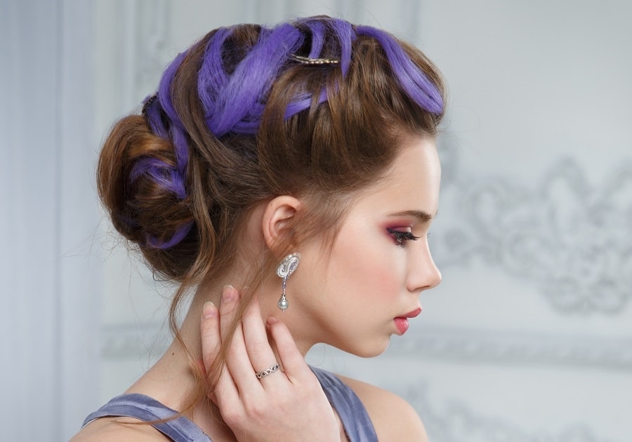 bridesmaid hairstyle for medium hair with highlights