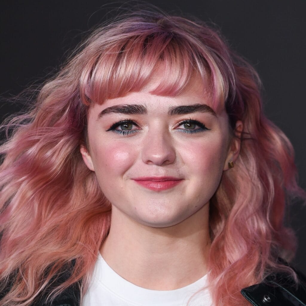 young celebrity actress with  pink hair - Maisie Williams