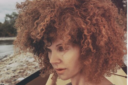 5 Cute ’70s Perm Hairstyles for Vintage Hair Lovers